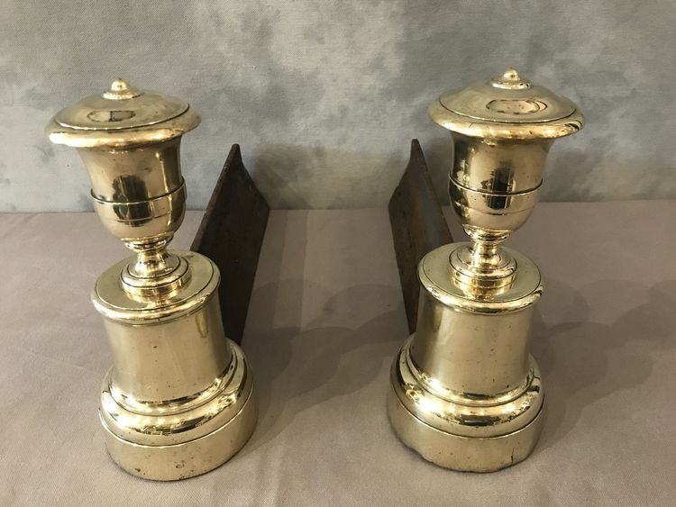 Coppia di alari antichi in ghisa e ottone del XIX secolo