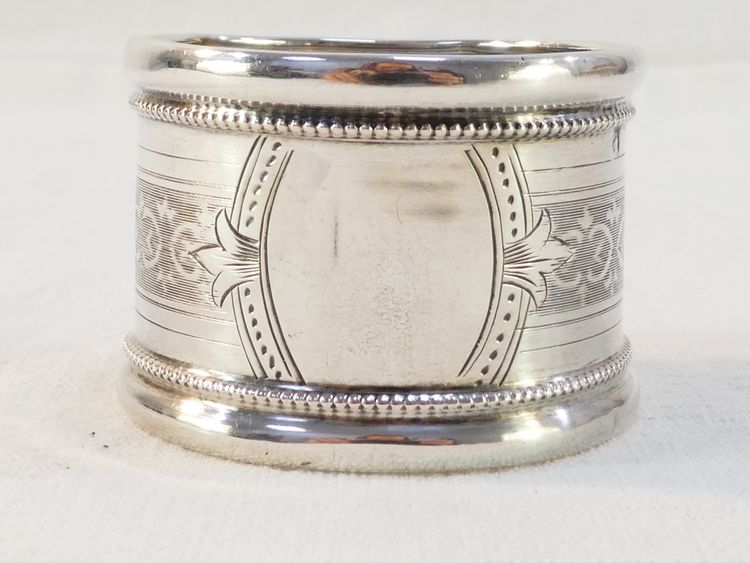 Portatovaglioli in argento massiccio del XIX secolo di Gaston BESEGHER