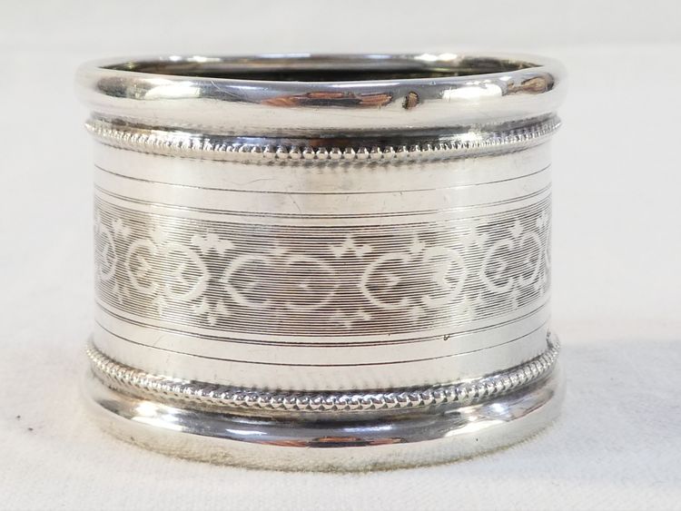 Portatovaglioli in argento massiccio del XIX secolo di Gaston BESEGHER