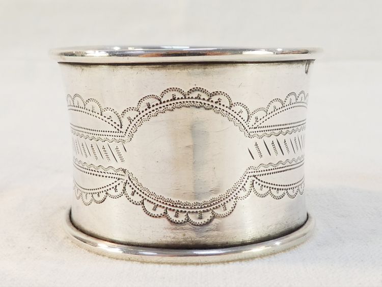 Serviettenring aus massivem Silber aus dem 19. Jahrhundert von LADOUCETTE und GAVARD