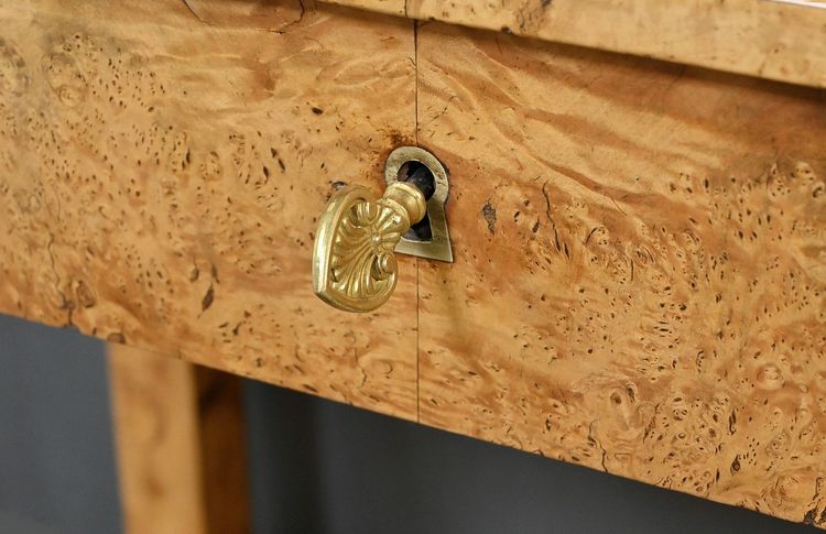 Coiffeuse en placage de Loupe d’Orme, époque Empire – Début XIXe