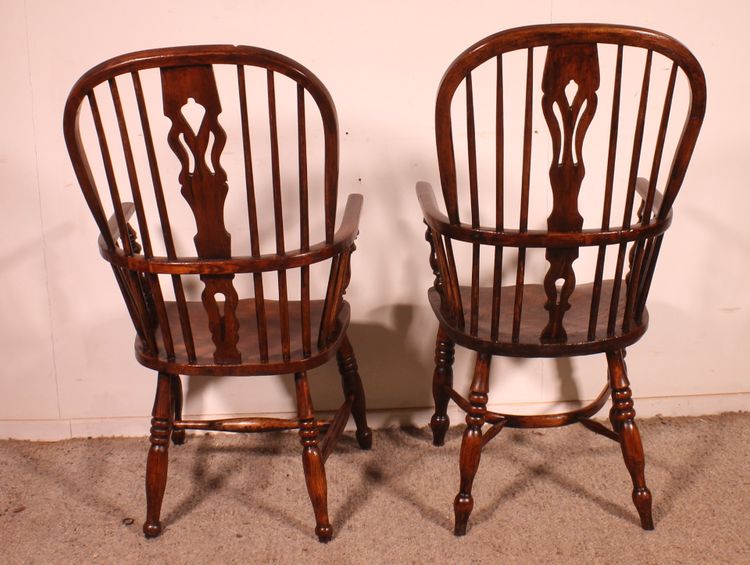 Coppia di poltrone Windsor inglesi del XIX secolo