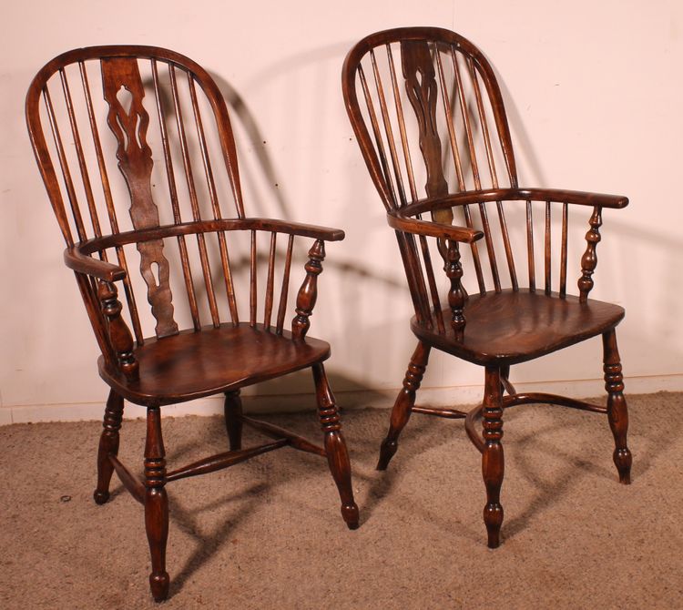 Coppia di poltrone Windsor inglesi del XIX secolo