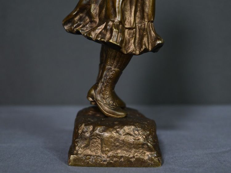 Bronzo “La scolaretta”, firmato Tremo – Inizio XX secolo