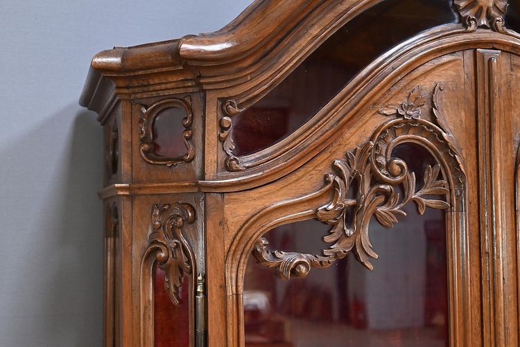 Vitrine Liégeoise deux-corps en Noyer, Style Rocaille, Belgique – Fin XIXe