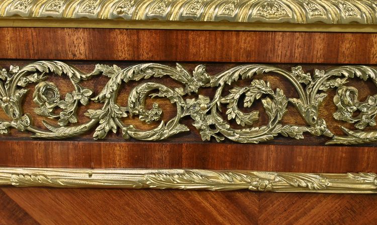 Meuble d’appui en Acajou, époque Napoléon III – 2ème partie XIXe