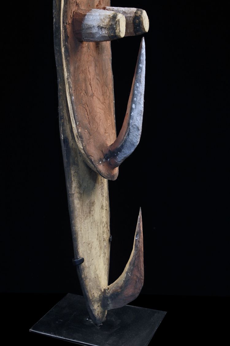 Garra mask, crochet mask, tribal art, Oceanic art, Papua New Guinea, sculpture, 105 cm