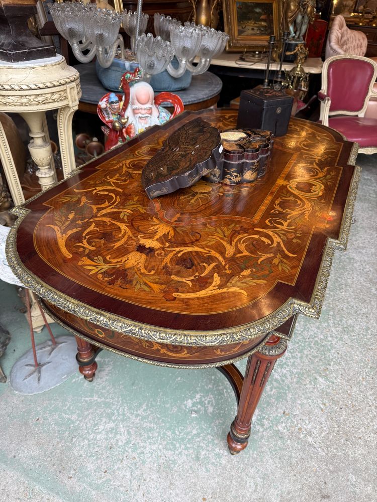 Louis XVI style pedestal table / center table, Napoleon III period in marquetry