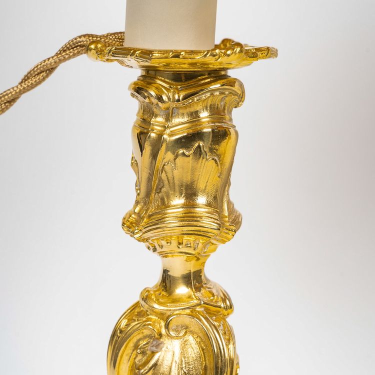 Paire de Flambeaux Rocaille Montée en Lampes en Bronze Ciselé et Doré Style Louis XV vers 1850