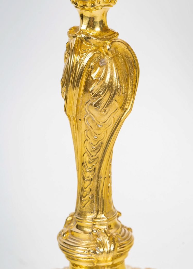 Paire de Flambeaux Rocaille Montée en Lampes en Bronze Ciselé et Doré Style Louis XV vers 1850