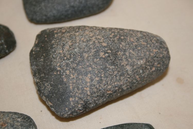 Lot of five Neolithic axes from the Sahara.
