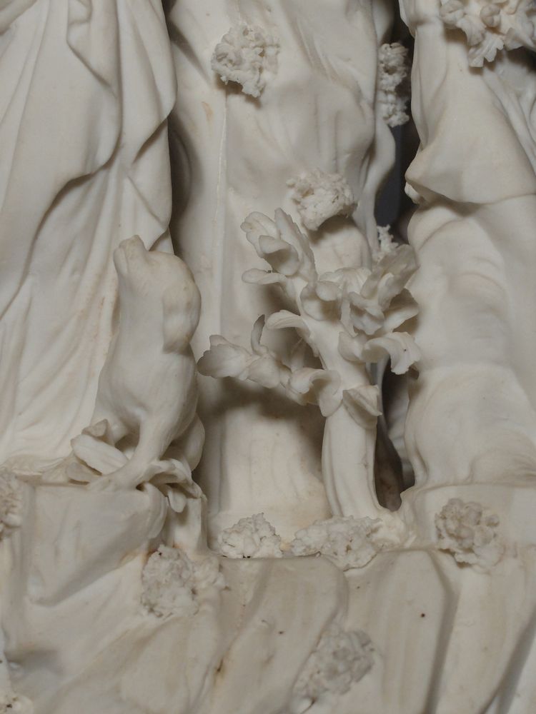 Allegorical group in biscuit - Paris, circa 1800