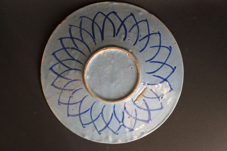 Majolica dish