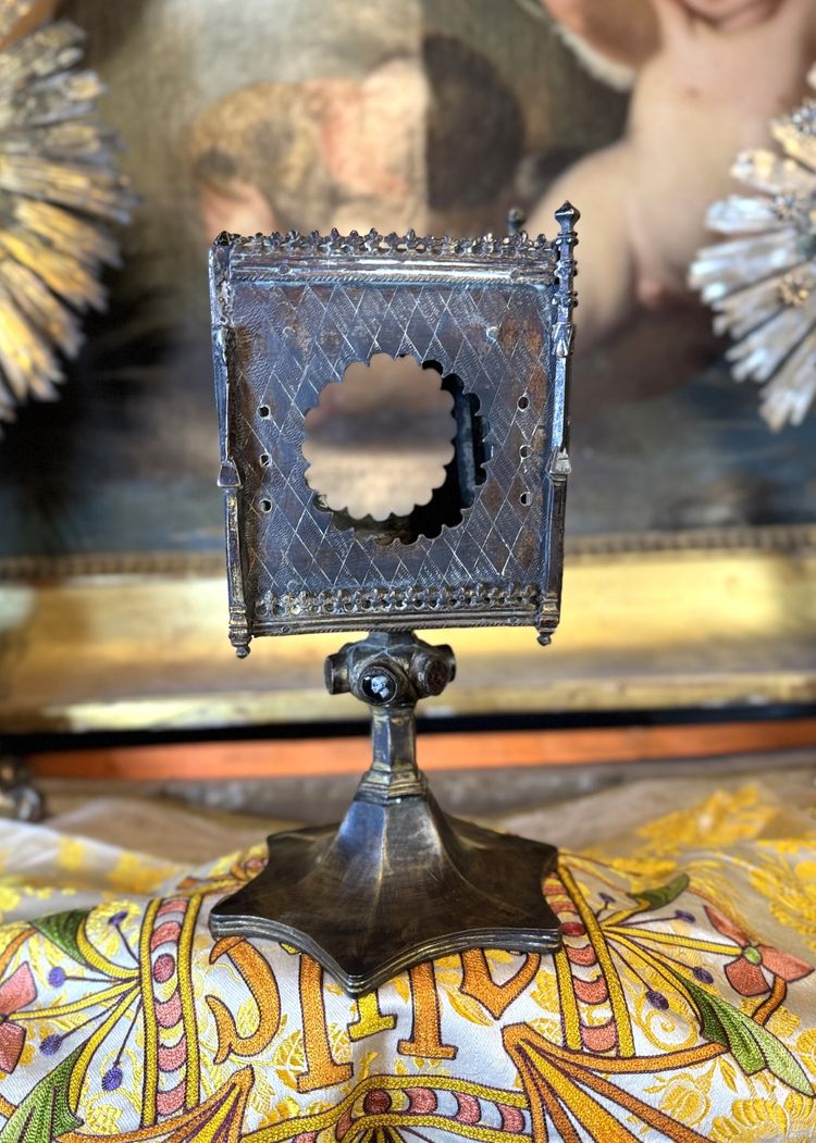 Monstrance Gothic reliquary in engraved bronze - 16th century