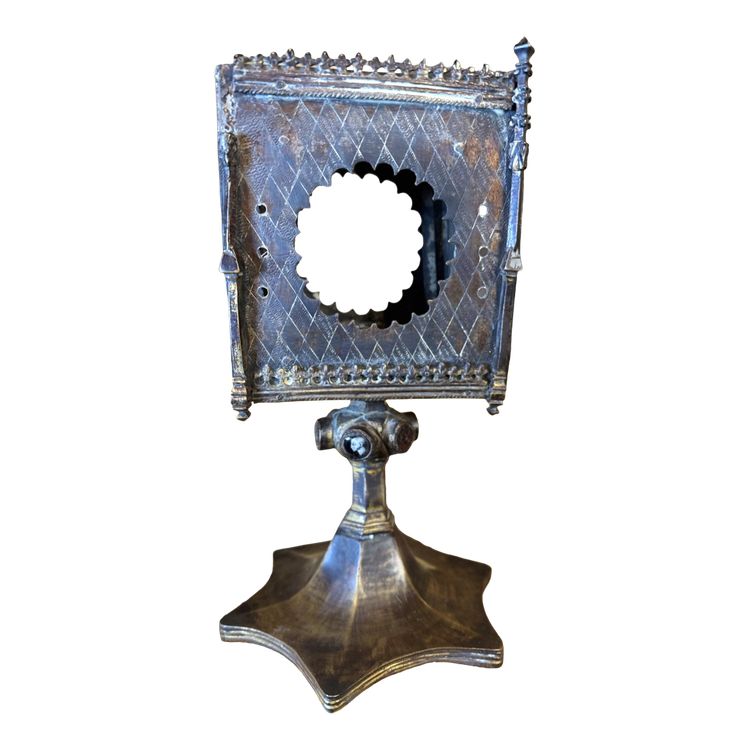 Monstrance Gothic reliquary in engraved bronze - 16th century