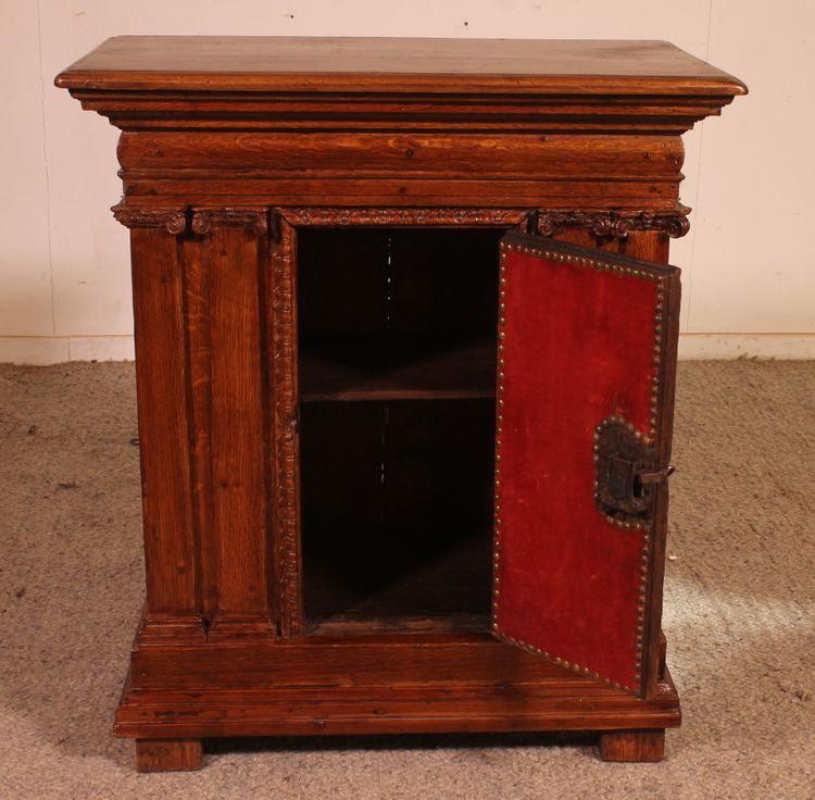 tabernacle en chêne d'époque renaissance