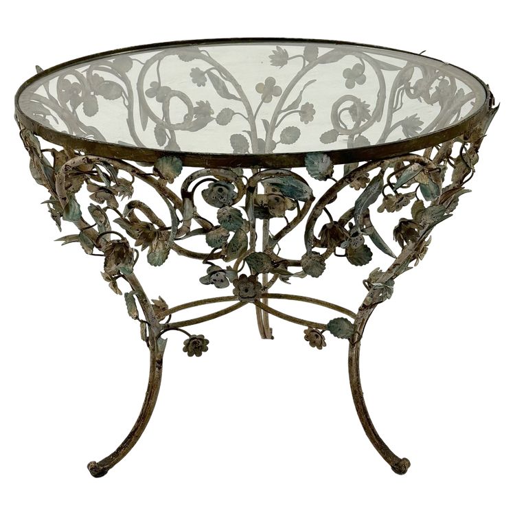 Table basse en fer forgé et tôle polychrome, XXe siècle