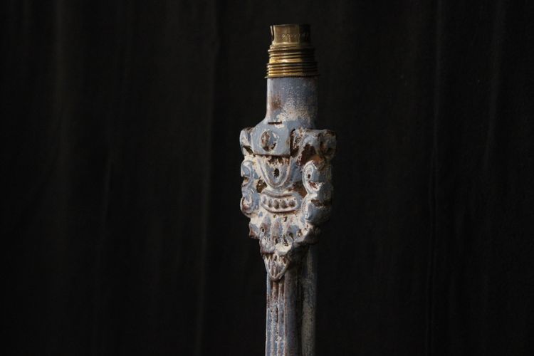 Coppia di basi per lampade in ghisa laccata blu e bianca
