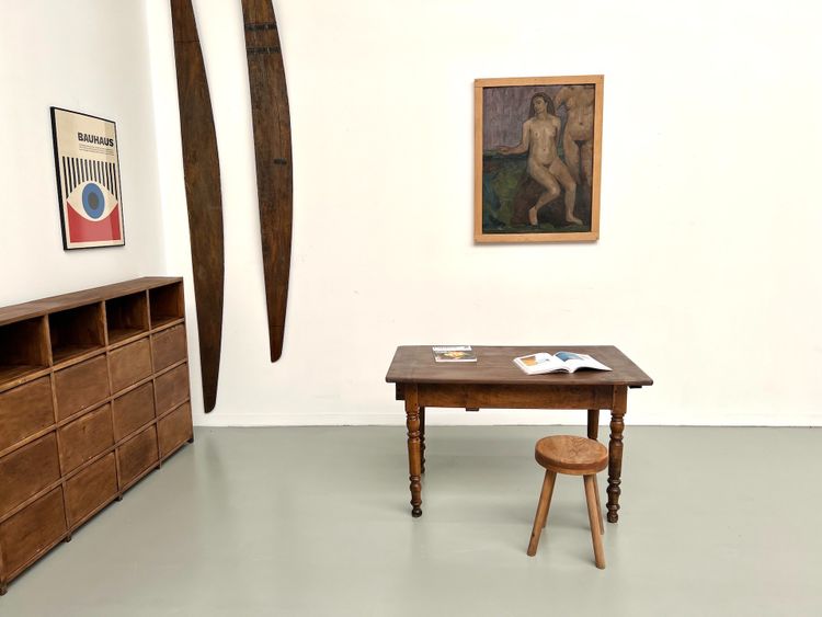 Petite table ancienne en noyer, 1890