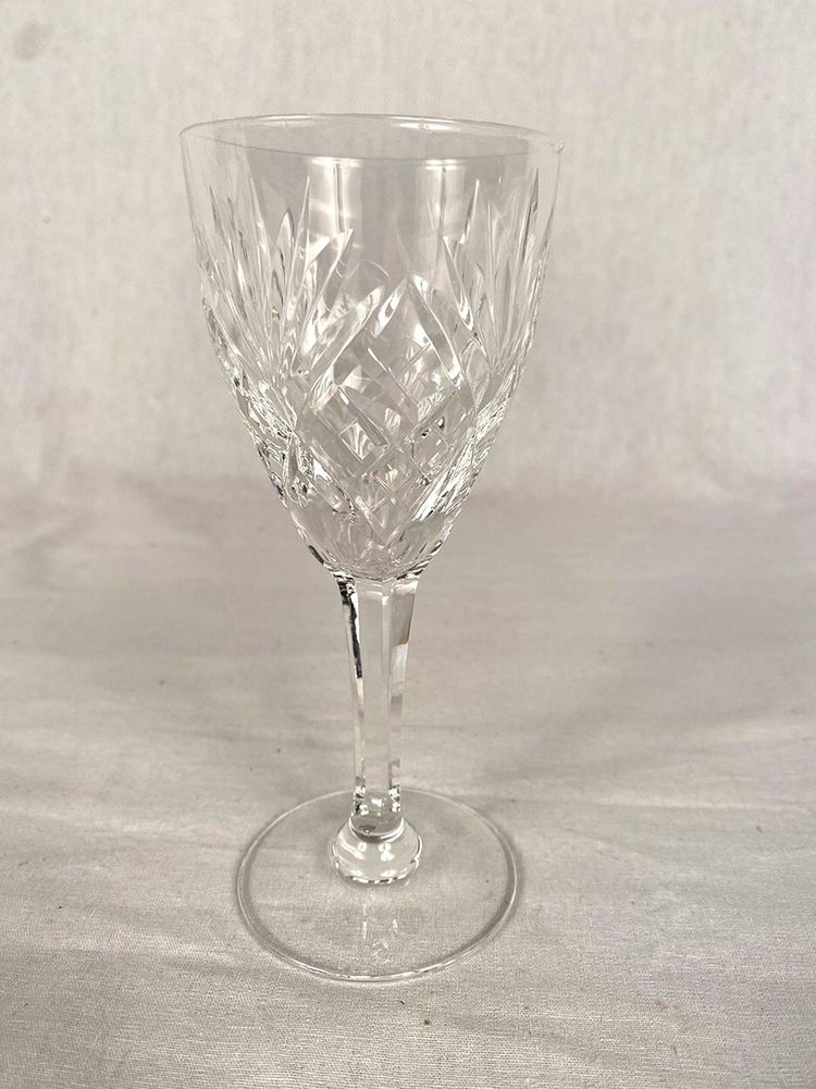 Saint-Louis, Chantilly model. Set of nine wine glasses. H 15 cm