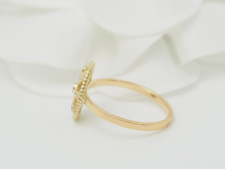 Bague ajourée en or jaune et diamants 