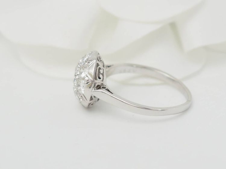 Antiker Ring aus Platin und Diamanten
