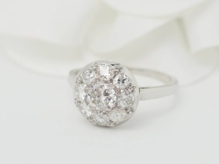 Antiker Ring aus Platin und Diamanten