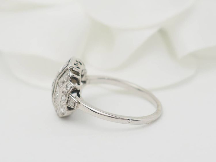 Anello Art Déco in oro bianco, platino e diamanti