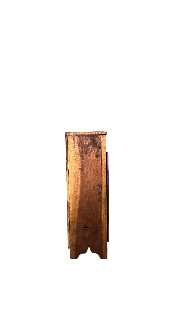 Nussbaumschrank 1800