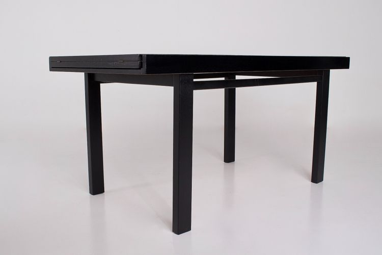 Table Brutaliste Noire à Allonge