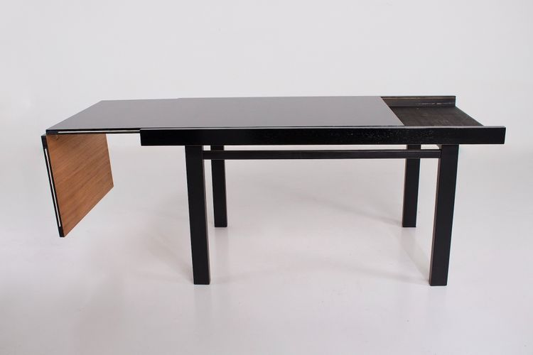 Table Brutaliste Noire à Allonge