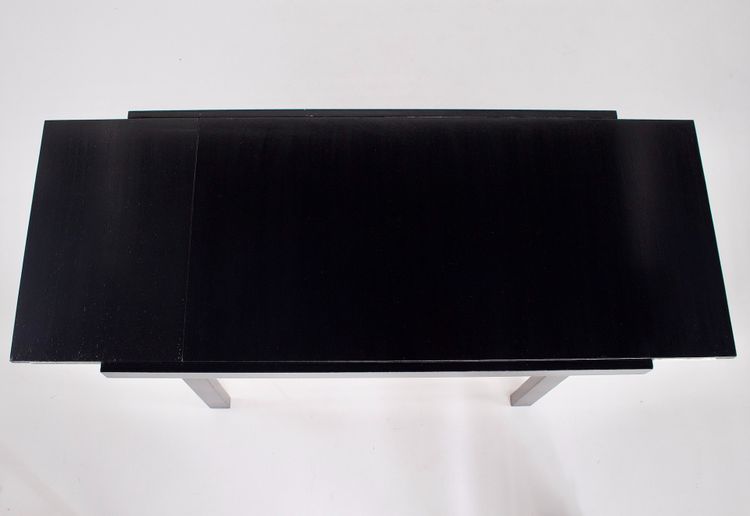 Table Brutaliste Noire à Allonge