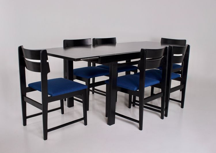 Table Brutaliste Noire à Allonge