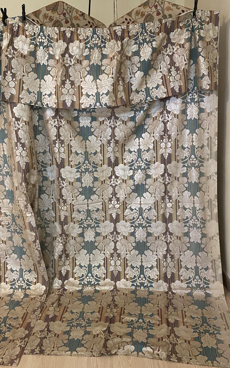 Pair of Art Deco curtains with valance Silver flowers 