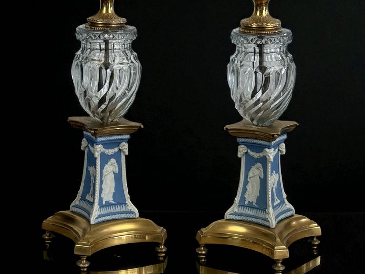 PAIR OF 19TH CENTURY TWO-TONE WEDGWOOD PORCELAIN AND CRYSTAL CANDLESTICKS