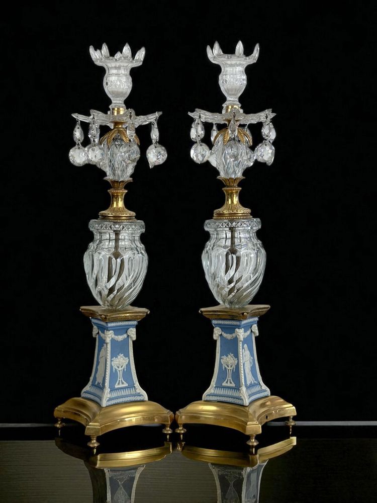 PAIR OF 19TH CENTURY TWO-TONE WEDGWOOD PORCELAIN AND CRYSTAL CANDLESTICKS