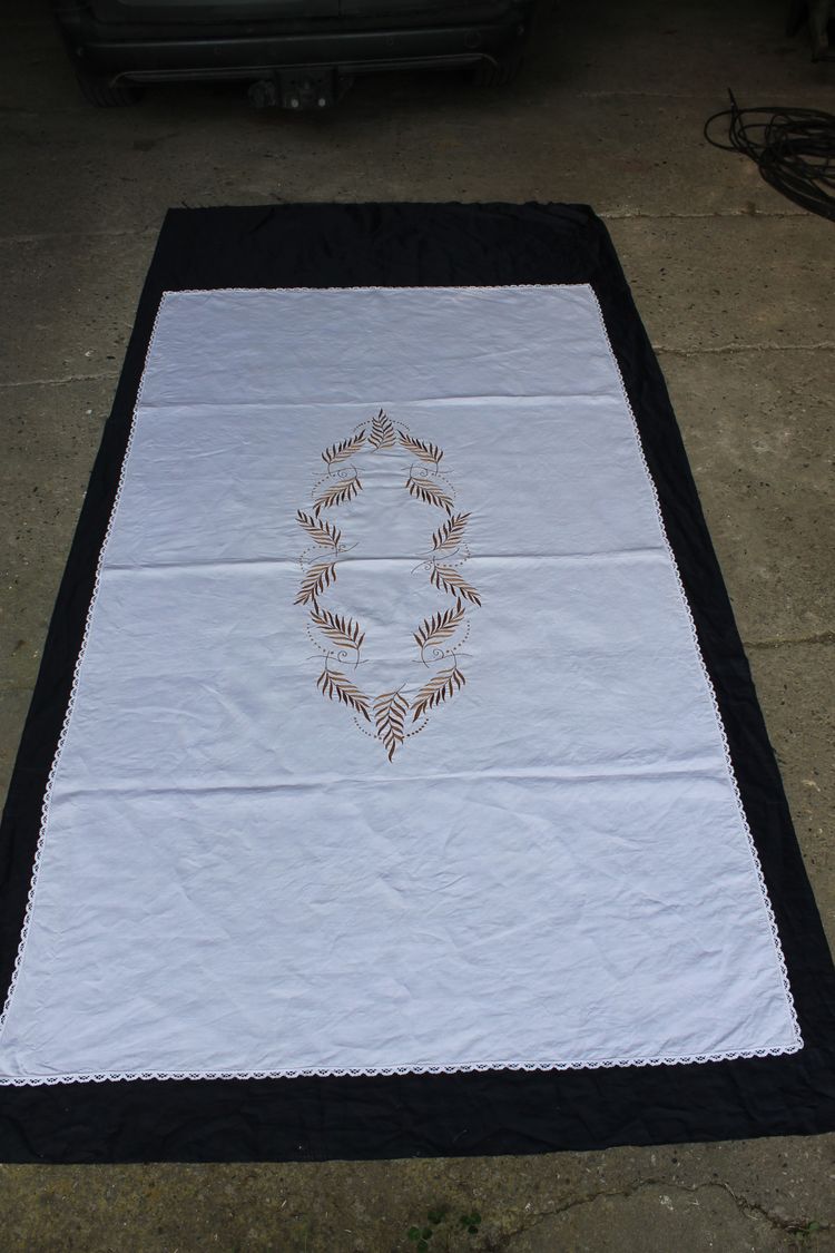 Embroidered tablecloth with fern decoration, size: 235 x 135 cm, perfect condition