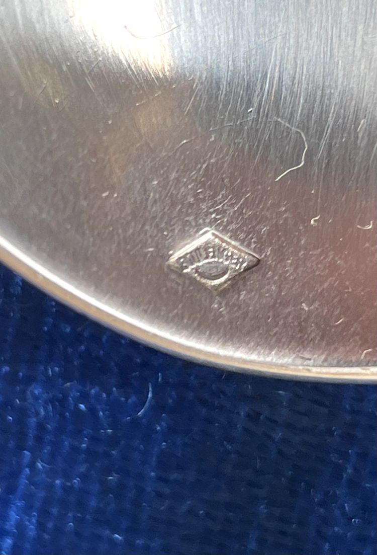 Serving spoon.