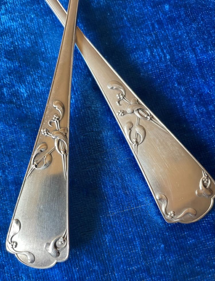 Children's cutlery/desserts.