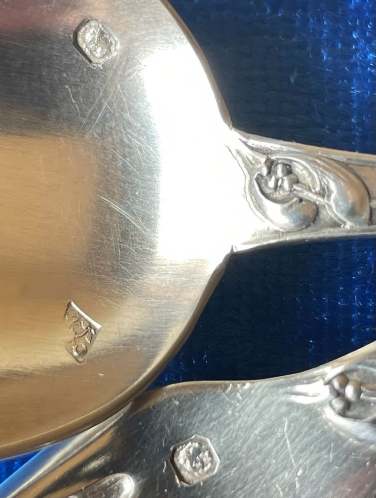Children's cutlery/desserts.