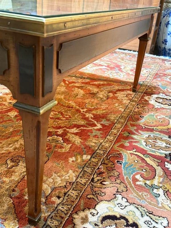 Louis XVI style coffee table in marble and cherry