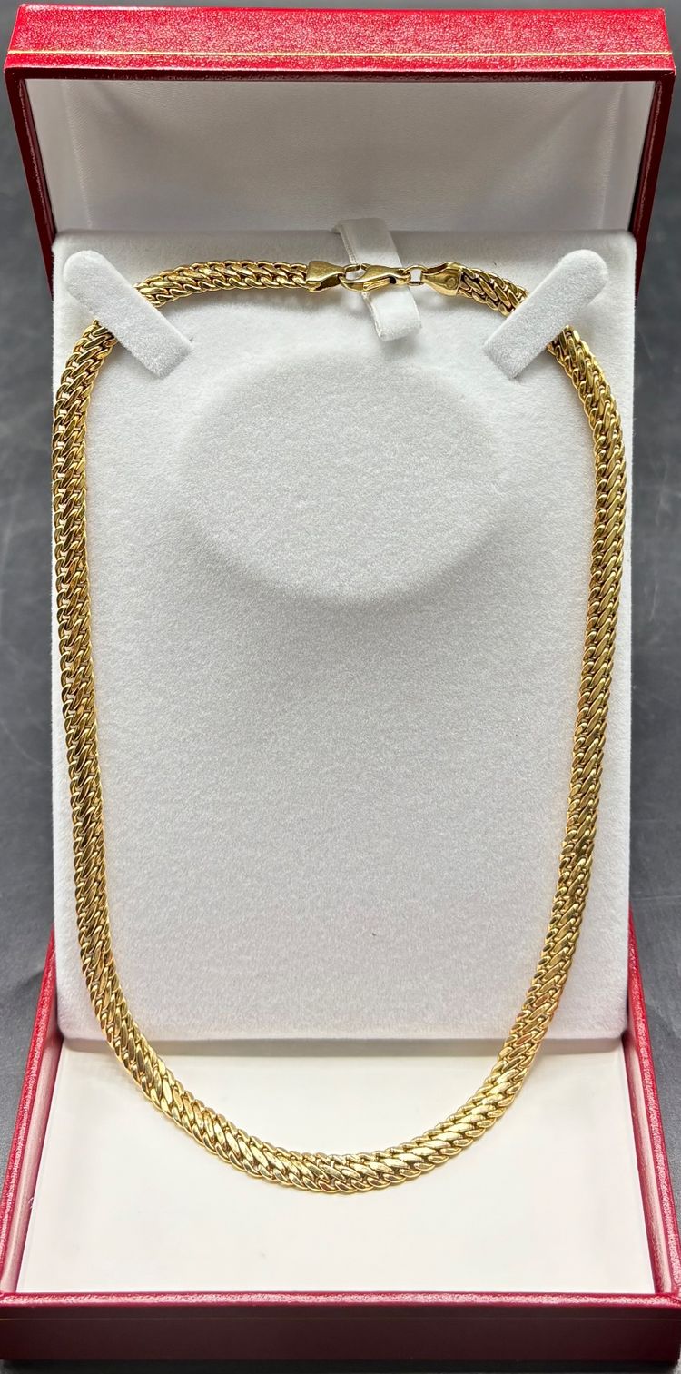 COLLIER OR