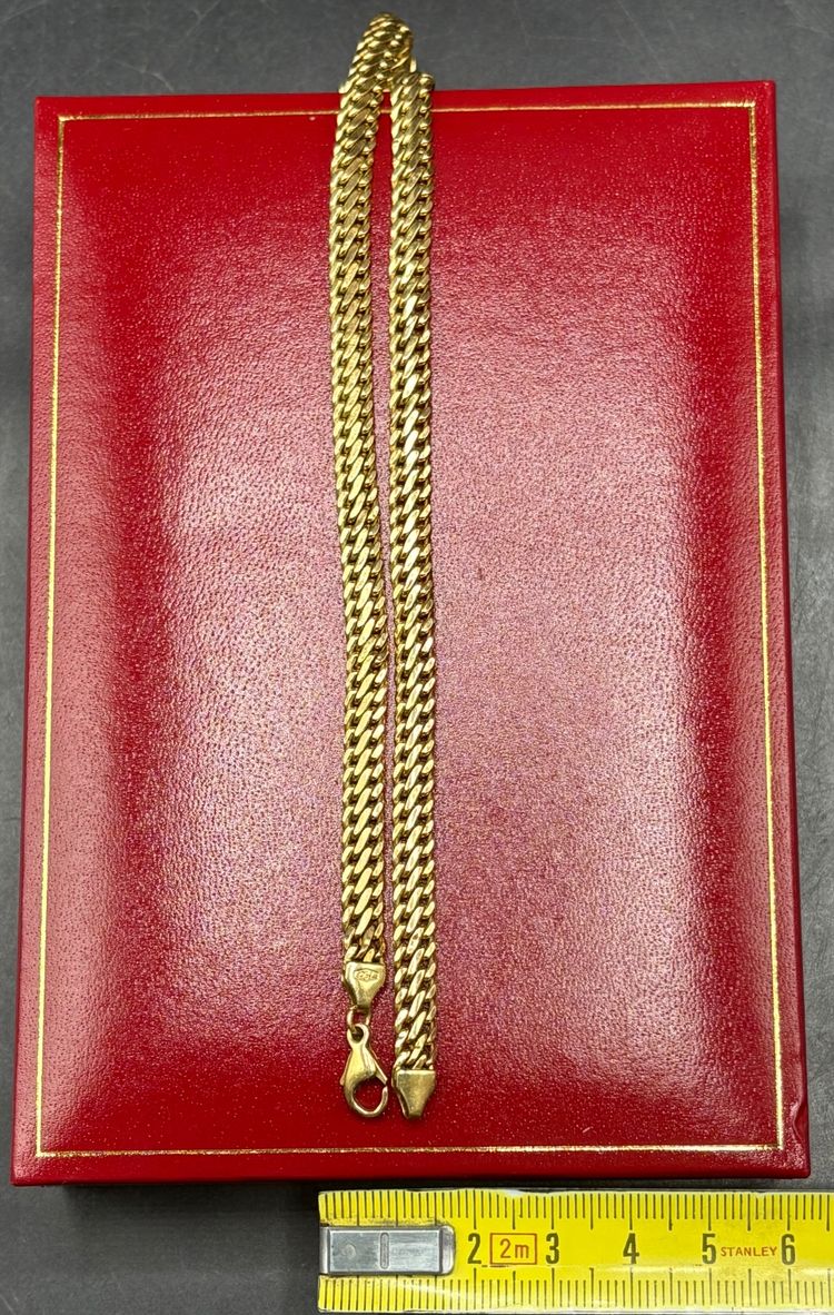 COLLIER OR
