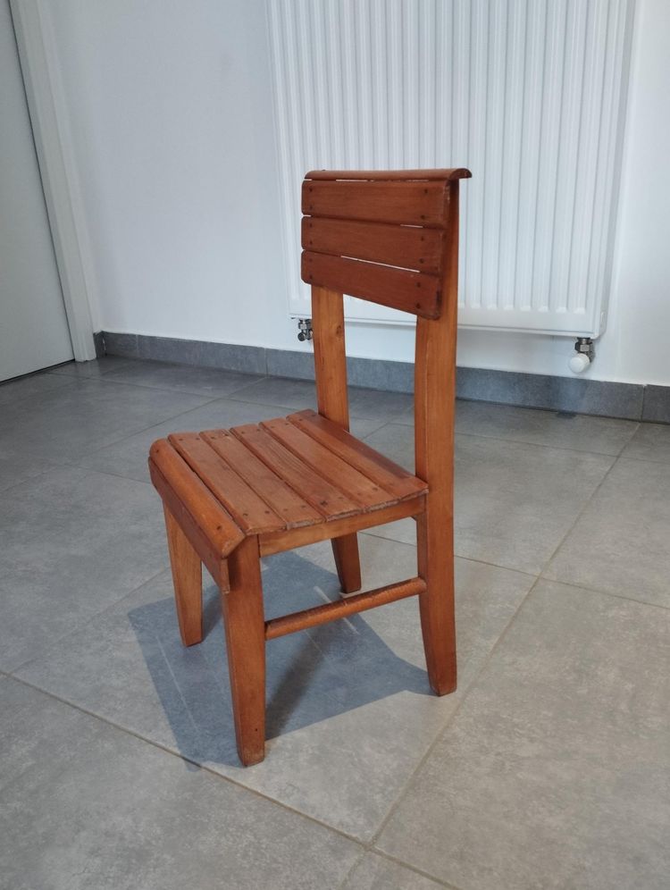 Sedia antica per bambini - periodo vintage