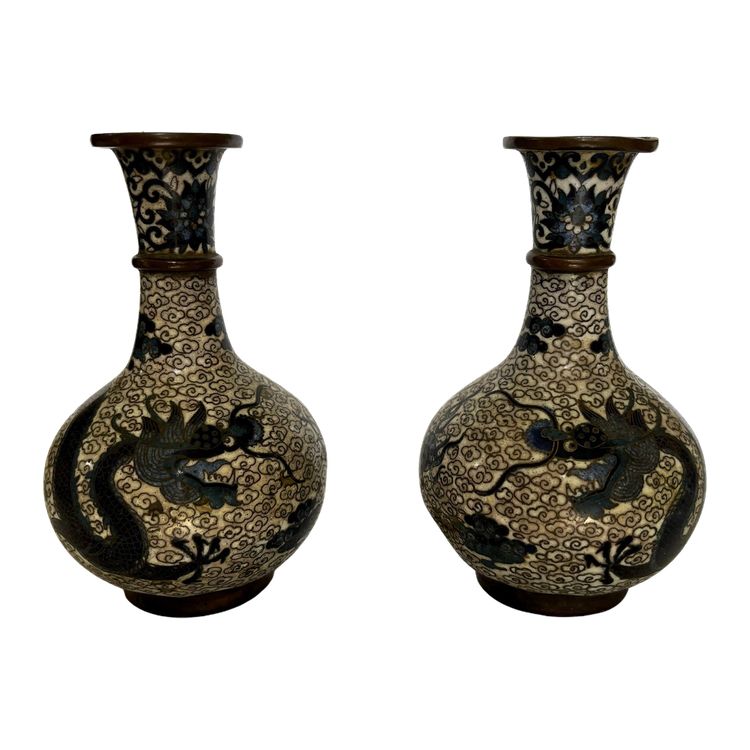 Paire de petits vases cloisonnés, Chine
