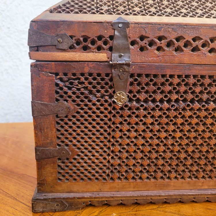Coffre en bois  Russe, dans le goût des atelier Abramtsevo, XIXème siècle