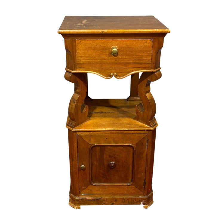 Élégante table de chevet en forme de virgule de la fin du XIXe siècle
