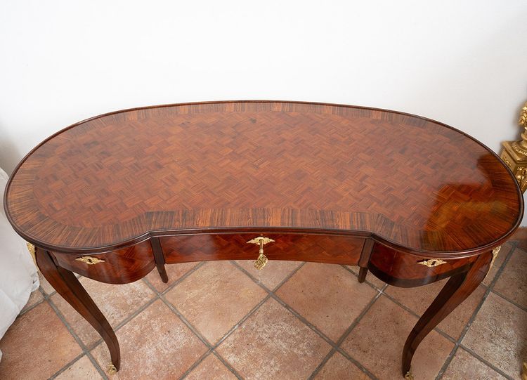 Bureau ancien restauré, France, XIXe siècle.