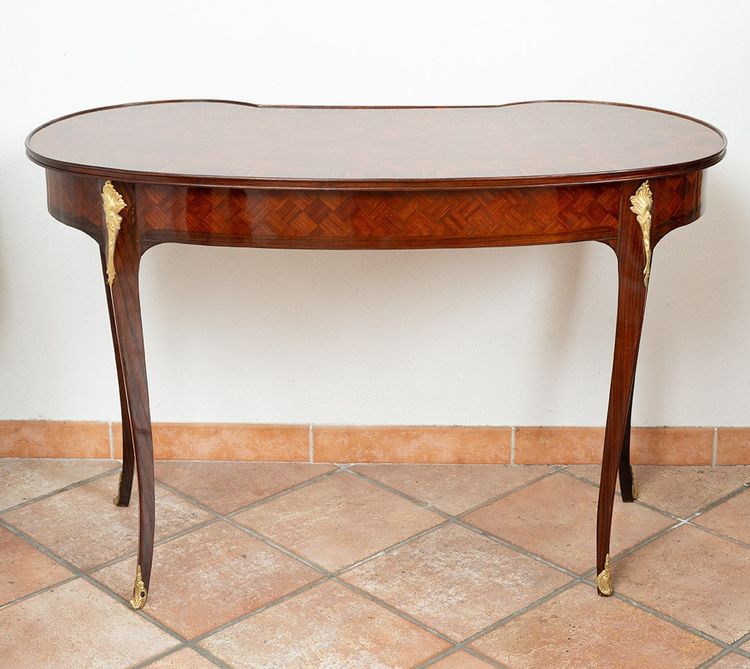 Bureau ancien restauré, France, XIXe siècle.