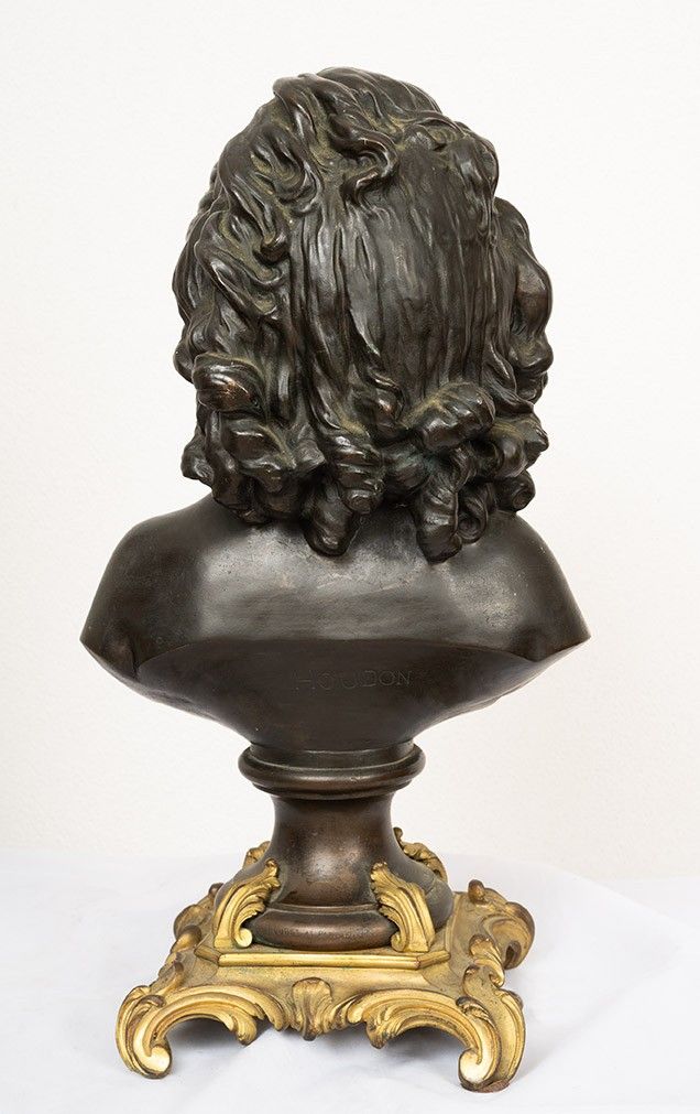 Sculpture ancienne en bronze patiné et doré signée « Houdon ». France, XIXe siècle.